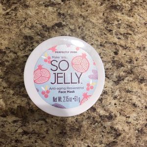 ⭐️So Jelly Anti-aging face mask⭐️